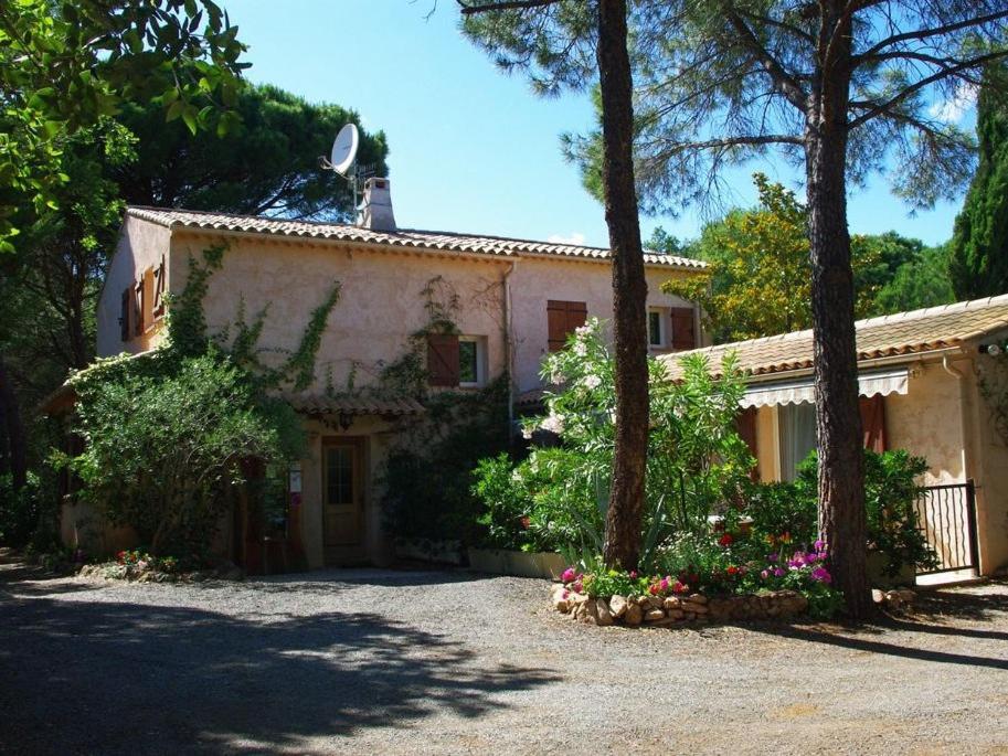 Location Villa Et Studios Roquebrune-Sur-Argens Rom bilde
