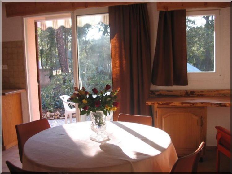 Location Villa Et Studios Roquebrune-Sur-Argens Eksteriør bilde