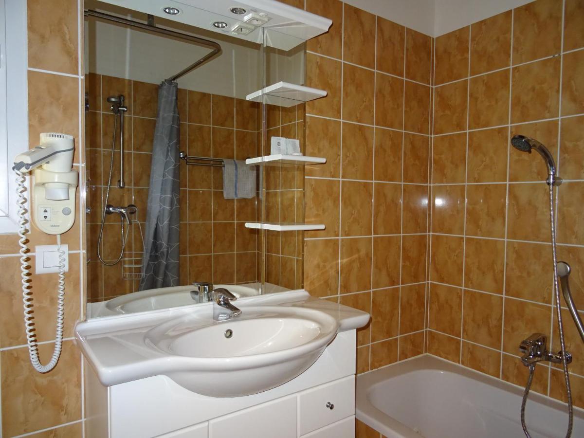 Location Villa Et Studios Roquebrune-Sur-Argens Eksteriør bilde