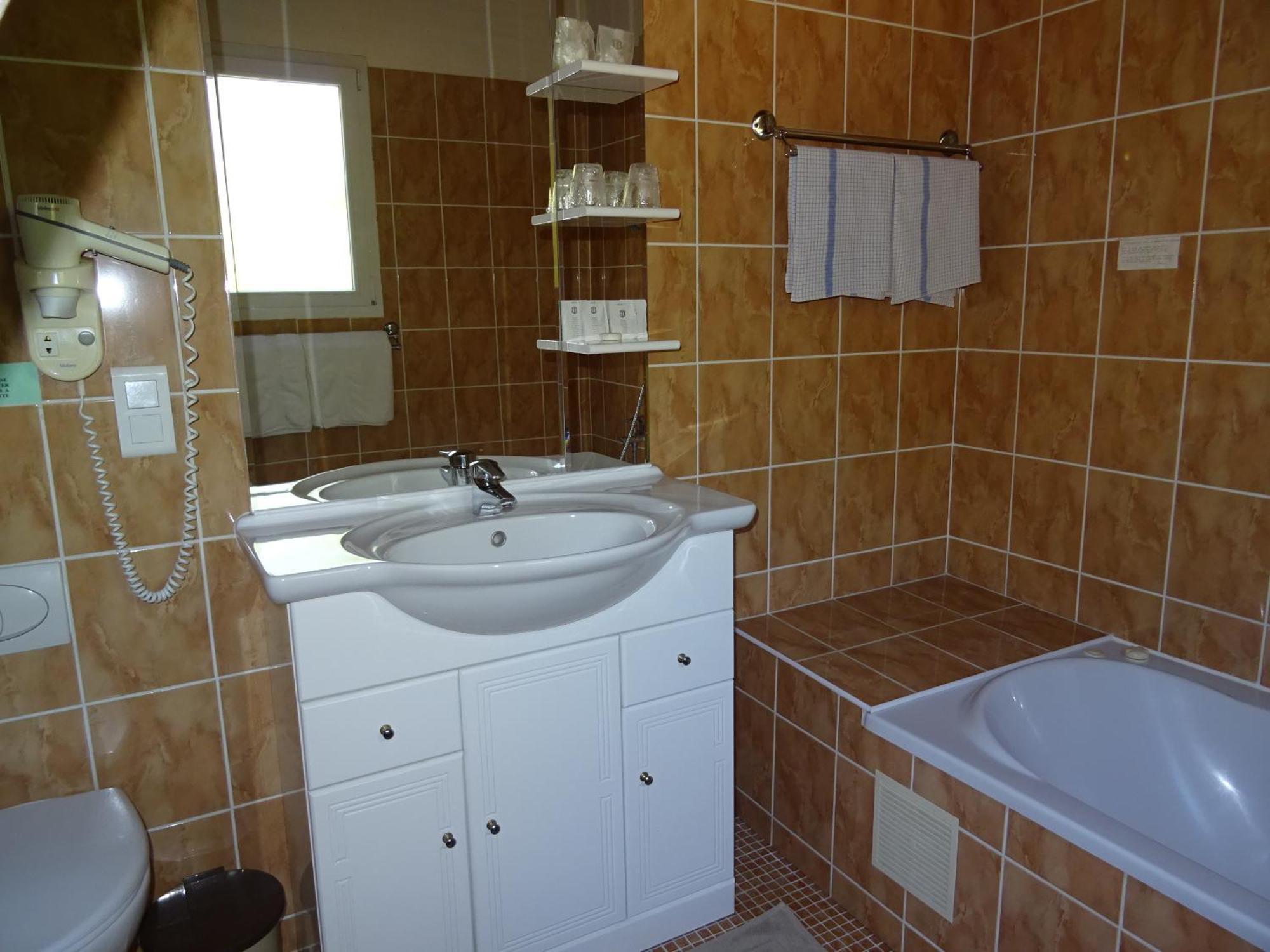 Location Villa Et Studios Roquebrune-Sur-Argens Eksteriør bilde
